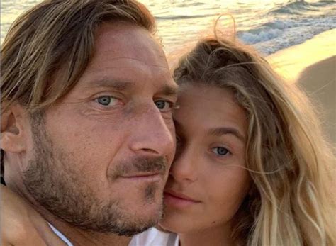 La foto di Chanel Totti su Gente: puritanesimo o tutela 